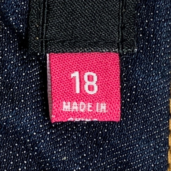 Torrid Denim Jeans Hi-Rise Dark Blue Wash 5 Pocket Stretch Raw Hem - Picture 7 of 12